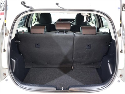 2012 Toyota Aqua - Thumbnail