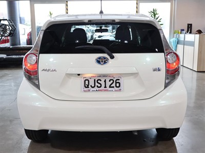 2012 Toyota Aqua - Thumbnail