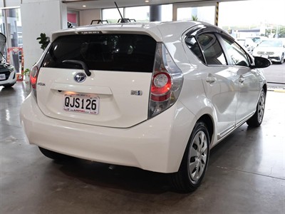 2012 Toyota Aqua - Thumbnail