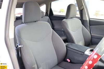 2012 Toyota Prius - Thumbnail