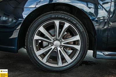 2013 Subaru Legacy - Thumbnail