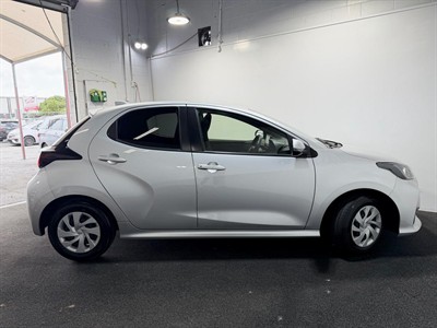 2021 Toyota Yaris - Thumbnail