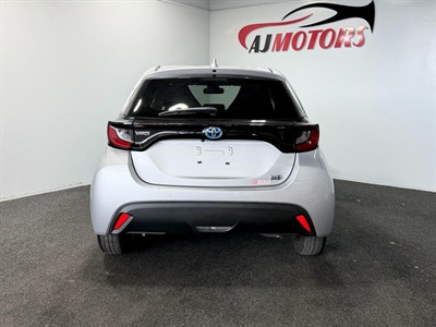 2021 Toyota Yaris - Thumbnail
