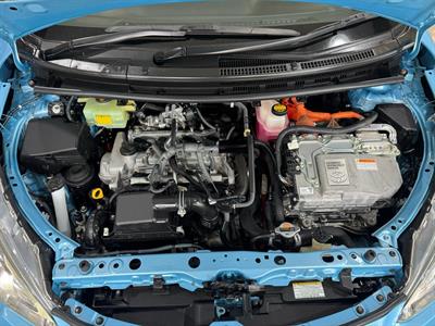 2015 Toyota Aqua - Thumbnail