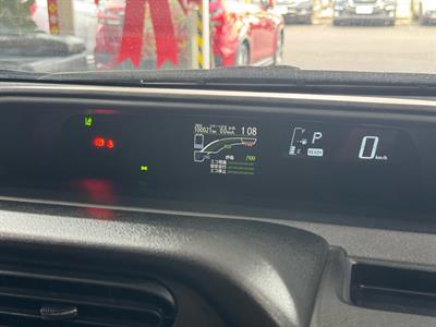 2015 Toyota Aqua - Thumbnail