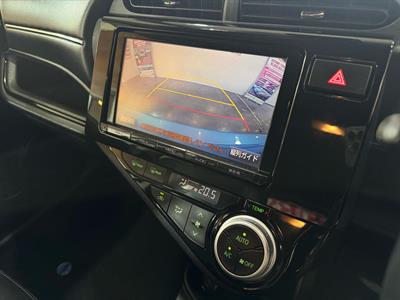 2015 Toyota Aqua - Thumbnail