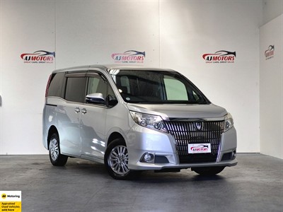 2014 Toyota Esquire - Thumbnail