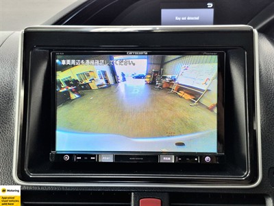 2014 Toyota Esquire - Thumbnail