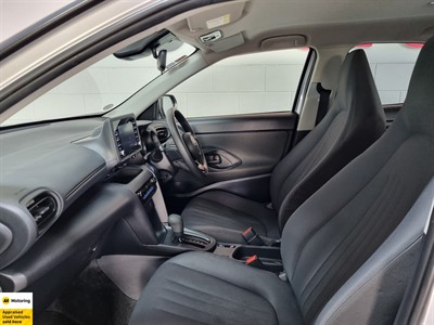 2021 Toyota YARIS CROSS - Thumbnail