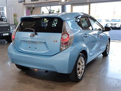 2012 Toyota Aqua - Thumbnail