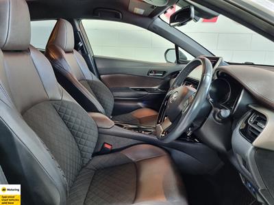 2017 Toyota C-HR - Thumbnail