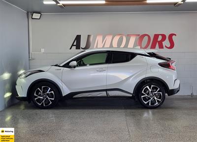 2017 Toyota C-HR - Thumbnail