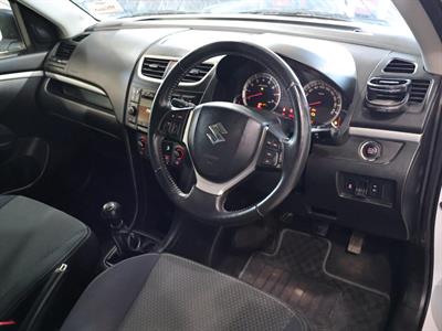 2014 Suzuki Swift - Thumbnail