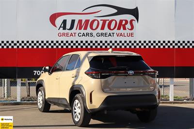 2022 Toyota Yaris - Thumbnail