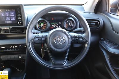 2022 Toyota Yaris - Thumbnail