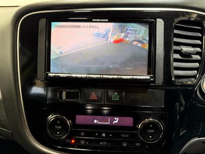 2017 Mitsubishi Outlander - Thumbnail