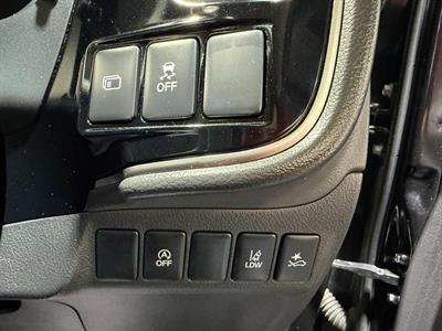 2017 Mitsubishi Outlander - Thumbnail