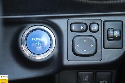 2017 Toyota Aqua - Thumbnail