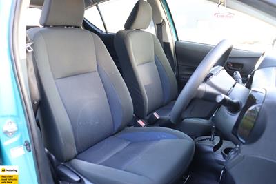 2017 Toyota Aqua - Thumbnail