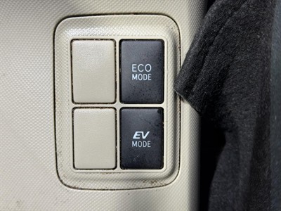 2014 Toyota Aqua - Thumbnail