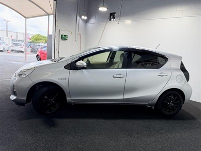 2014 Toyota Aqua - Thumbnail