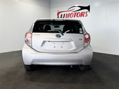 2014 Toyota Aqua - Thumbnail