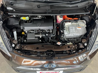 2017 Toyota Sienta - Thumbnail