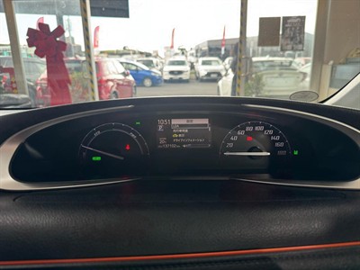 2017 Toyota Sienta - Thumbnail