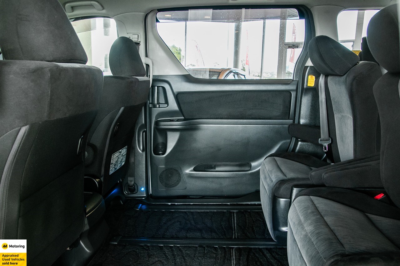 2013 Toyota Vellfire