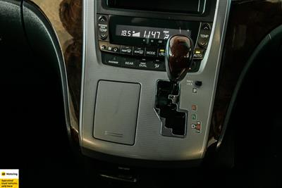 2013 Toyota Vellfire - Thumbnail