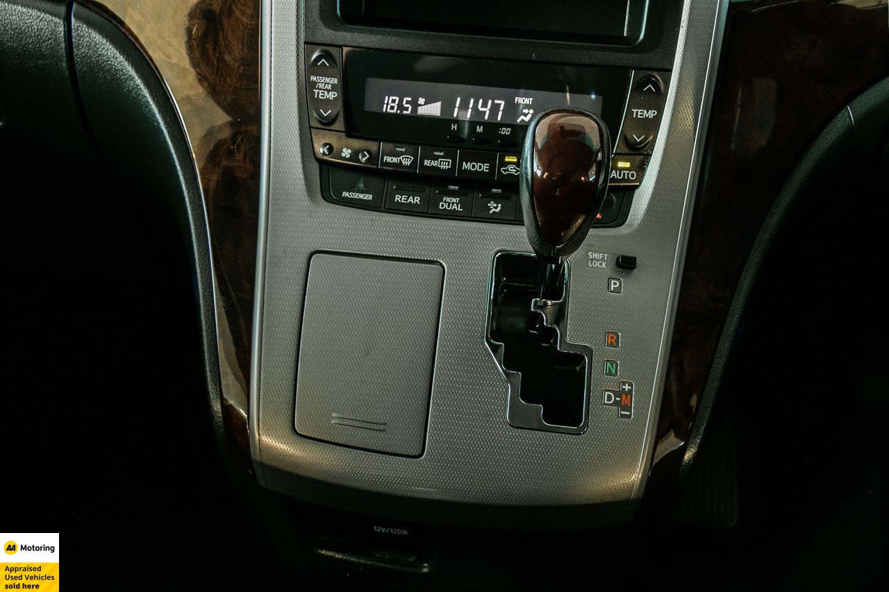 2013 Toyota Vellfire