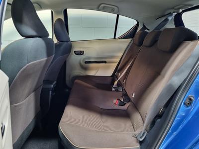 2012 Toyota Aqua - Thumbnail