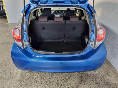 2012 Toyota Aqua - Thumbnail