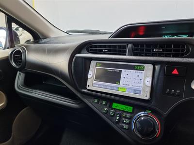 2012 Toyota Aqua - Thumbnail