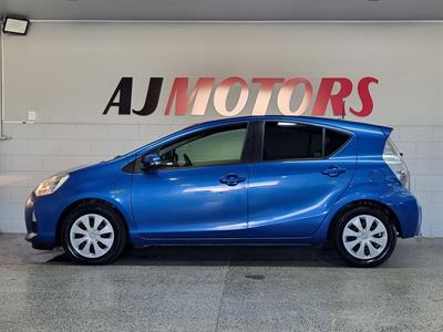 2012 Toyota Aqua - Thumbnail