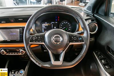 2021 Nissan KICKS 5D - Thumbnail