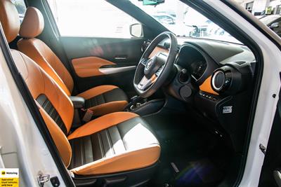 2021 Nissan KICKS 5D - Thumbnail