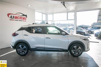 2021 Nissan KICKS 5D - Thumbnail