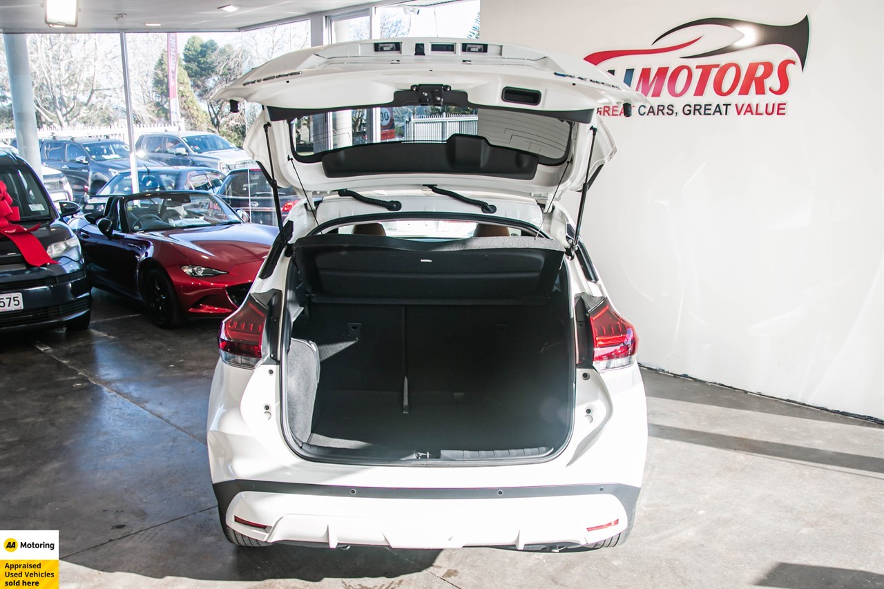 2021 Nissan KICKS 5D