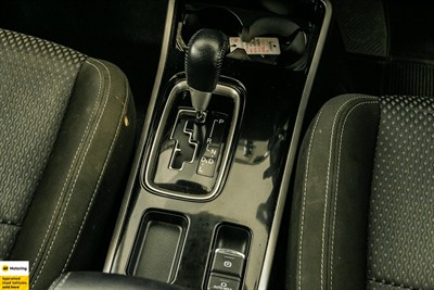 2021 Mitsubishi Outlander - Thumbnail