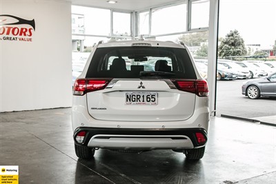 2021 Mitsubishi Outlander - Thumbnail