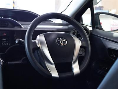 2015 Toyota Aqua - Thumbnail