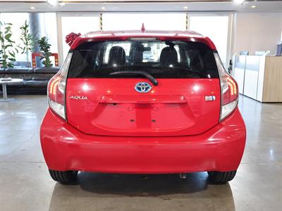 2015 Toyota Aqua - Thumbnail