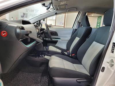 2012 Toyota Aqua - Thumbnail