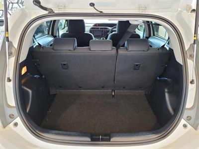 2012 Toyota Aqua - Thumbnail