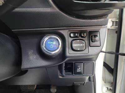 2012 Toyota Aqua - Thumbnail