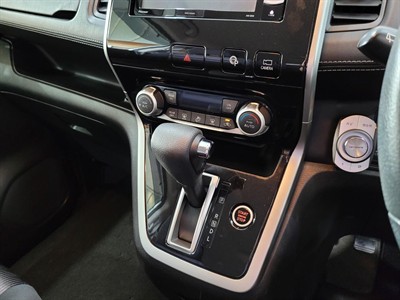 2016 Nissan Serena - Thumbnail