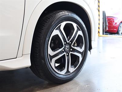 2015 Honda Vezel - Thumbnail