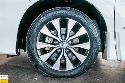 2017 Nissan Serena - Thumbnail