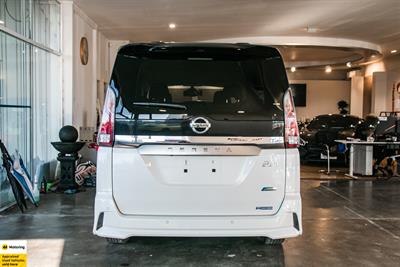 2017 Nissan Serena - Thumbnail